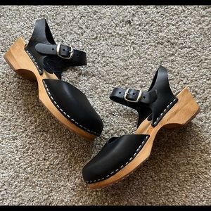 Black MIA sofia clogs size 7